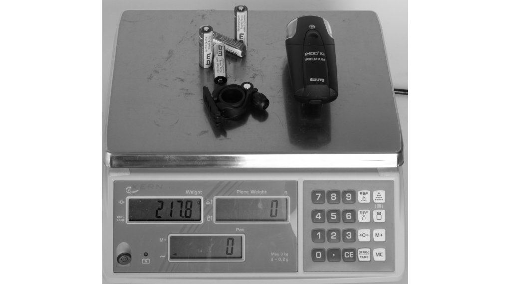 Busch & Müller Ixon IQ Premium LED Frontlicht inkl. Akkus / inkl. Ladegerät schwarz 4 Busch & Müller Ixon IQ Premium LED Frontlicht inkl. Akkus / inkl. Ladegerät schwarz – Bild 4