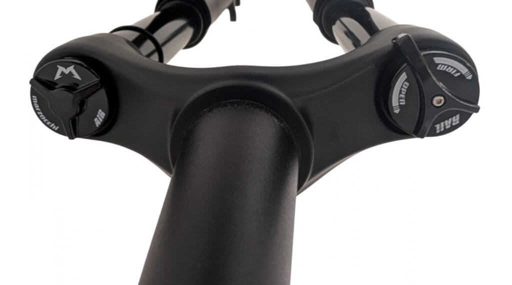 Marzocchi Bomber Z2 29 Federgabel 140mm RAIL 44mm-Offset Kabolt 15x110mm 4 Marzocchi Bomber Z2 29 Federgabel 140mm RAIL 44mm-Offset Kabolt 15x110mm – Bild 4